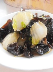 炒黑白菜