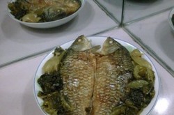 酸菜鲫鱼
