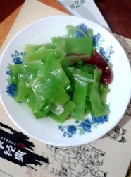 清炒莴笋