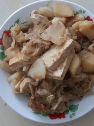 铁锅腌猪肉烩酸菜