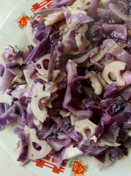 紫甘蓝藕片炒肉丝