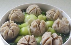 菜心牛肉花丸
