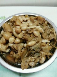 菜干焖猪蹄