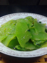 清炒莴笋