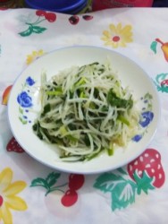 绿豆芽炒韭菜