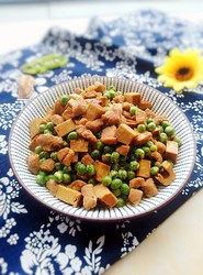 豌豆香干炒肉