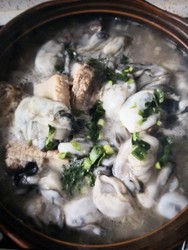 蛎蝗排骨酸菜汤