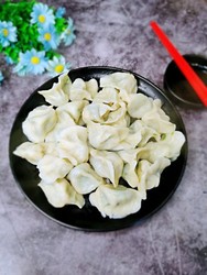 虾皮韭菜鸡蛋饺子