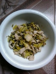 酸菜炒肉片