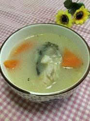 胡萝卜鱼头汤