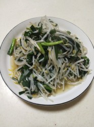 韭菜炒绿豆芽