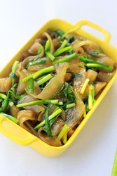 韭菜炒苕粉
