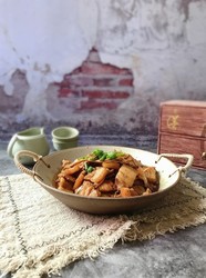 黄花菜焖五花肉