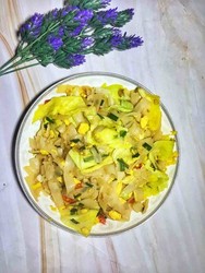 包心菜鸡蛋炒河粉