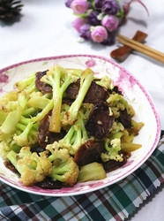腊肠炒菜花