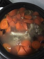 胡萝卜鸡汤