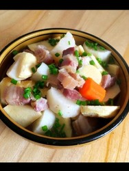 双色萝卜腊肉汤