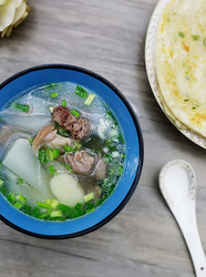 大雪滋补：萝卜马蹄羊肉汤