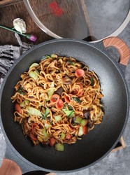 美味好吃的家常蛋炒面