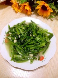 爆炒油麦菜