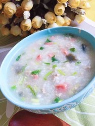 砂锅皮蛋瘦肉粥