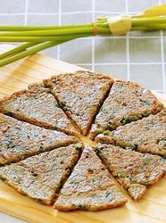 猪肝木耳菜饼