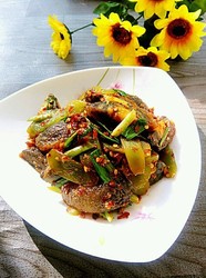 莴笋炒松花蛋