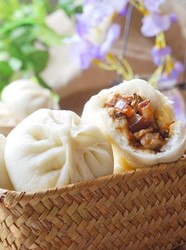 香菇卤肉包子