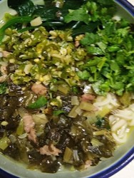 酸菜肉丝杂粮面