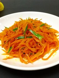 胡萝卜丝炒青蒜