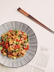 酸萝卜溜肥肠