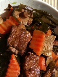 酱油炖小排海带红萝卜炖