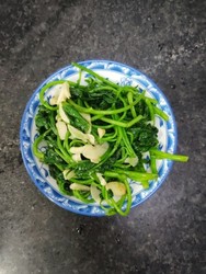 清炒地瓜苗
