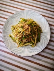 凉拌豆芽黄瓜丝