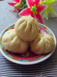 红萝卜肉包子