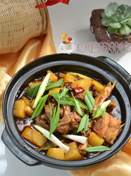 砂锅土豆炖柴鸡