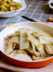 白萝卜炒肉片