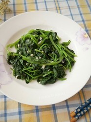 蒜蓉炒红薯叶