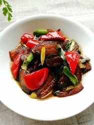 蒜苗回锅腊肉