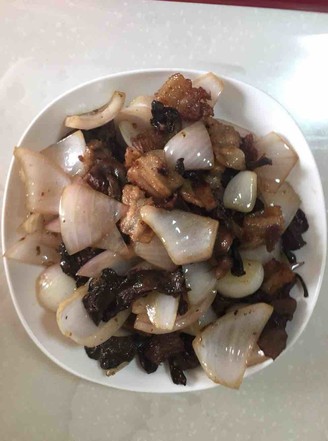 五花肉炒蘑菇