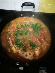 番茄土豆排骨海鲜汤