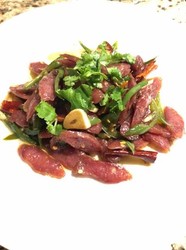爆炒酸辣香肠