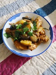 三黄鸡炖土豆