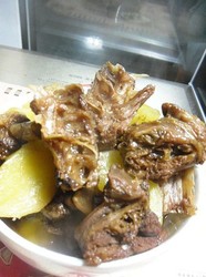 鹅块烧土豆