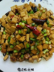 蒜苔炒干子
