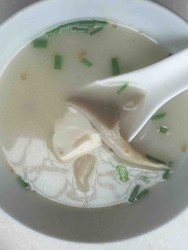 鲫鱼豆腐菌类汤