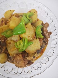 土豆烧鸡块