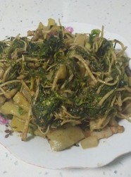 野生荠菜炖土豆