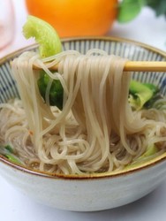 生菜酸汤粉