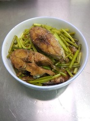 鲅鱼炖蒜薹